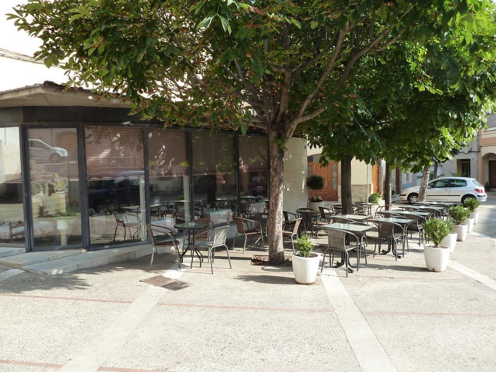 Restaurant Fonda Giralt Hotel Amer Екстериор снимка