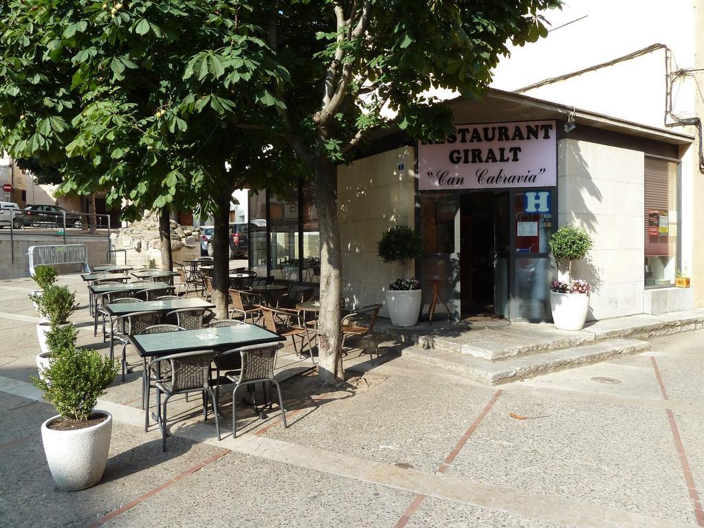 Restaurant Fonda Giralt Hotel Amer Екстериор снимка