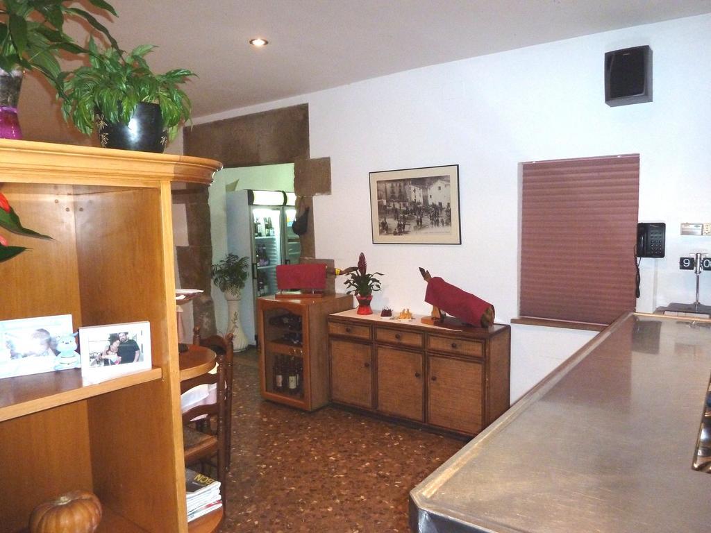 Restaurant Fonda Giralt Hotel Amer Екстериор снимка